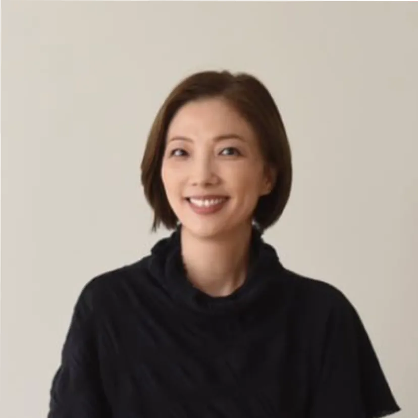 김윤진